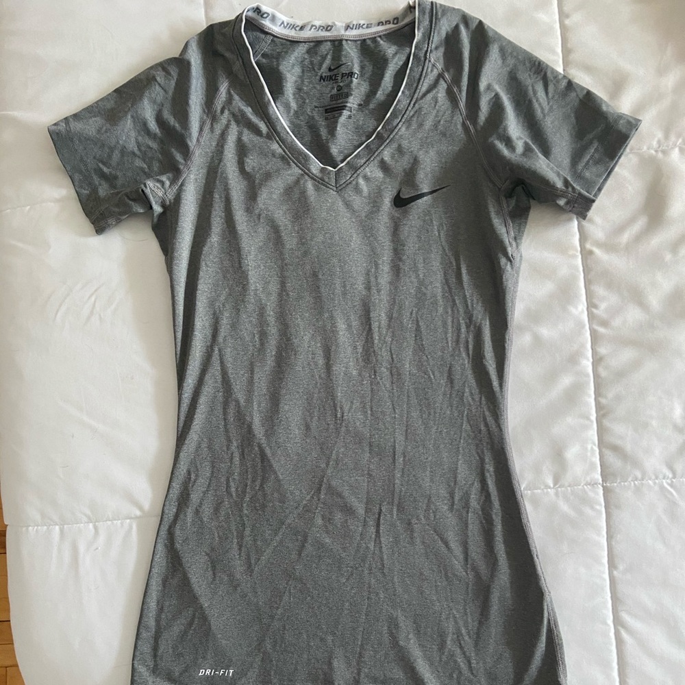 NIKE PRO FITTED WORKOUT SHIRT